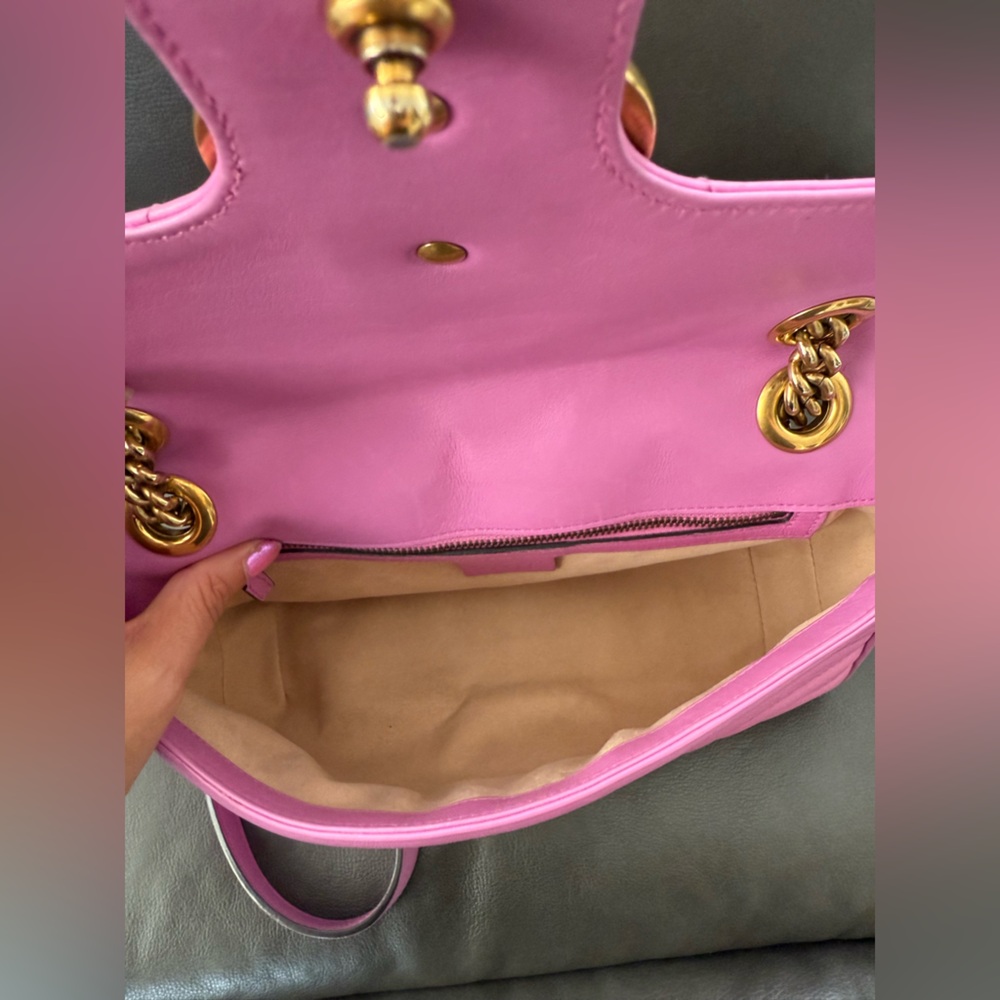 *SOLD*
Authentic Gucci Candy Pink GG marmont Shoulder Bag with Gold Chain - Picture 11 of 15